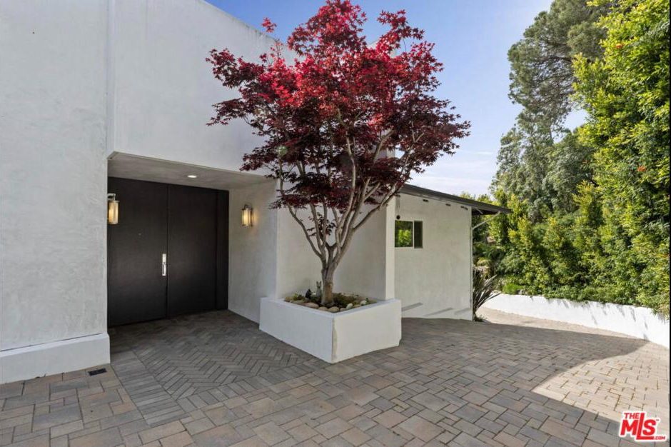 641 Walther Way